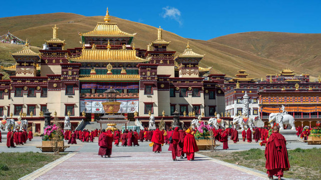 人文探秘·川西朝圣之路色达 石渠 亚青 德格11日游(小团定制)