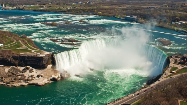 美国大瀑布城 尼亚加拉瀑布 加拿大多伦多3日2晚跟团游(3钻)·美加