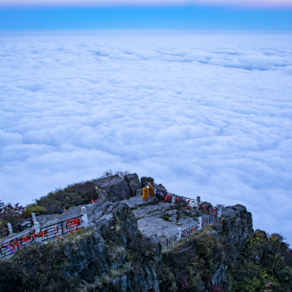 成都+峨眉山+乐山+都江堰6日5晚跟团游