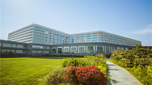 青岛银沙滩温德姆酒店 元素餐厅双人自助晚餐 双人自助早餐 啤酒券2张