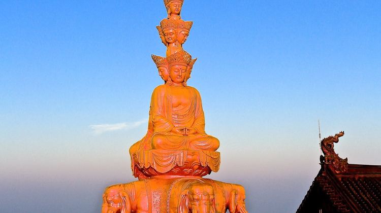2-Day Pure tour without shopping,Climb Emei Mountain Summit,Boat tour of Leshan Giant Buddha,Stay in selected 4 - diamond hotels,s