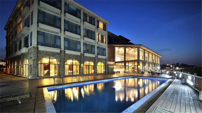 北戴河北华园观海酒店   鸽子窝公园   双人自助早餐/漫步东海滩浴场