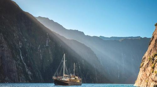 新西兰皇后镇2日1晚跟团游·米尔福德峡湾过