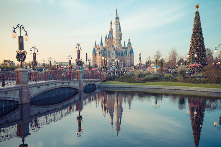 上海四季酒店 + 上海迪士尼度假区 + 2大1小家