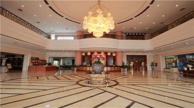 惠州市南临南海大亚湾,与深圳,香港毗邻,是中国大陆除深圳外距离香港