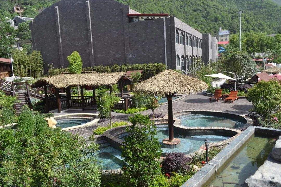 房县温泉酒店   天悦温泉   双人天悦温泉票(室外) ·【养生之旅】