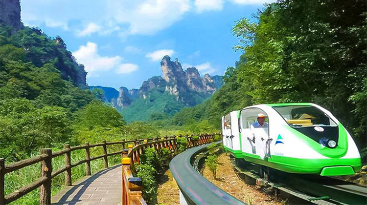 张家界+大峡谷+天门山3日2晚跟团游·【楚韵翠微】小假期必选<核心景区独有VIP免排队>双5A景区/阿凡达/天子山/十里画廊+高空玻璃栈道/99道弯公路<赠7455米双索道+百龙天梯+50高餐标>24H专车接送 赠耳麦 24H专车接送