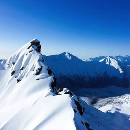 登山·中国四川阿坝藏族羌族自治州四姑娘山二峰3日2晚跟团游