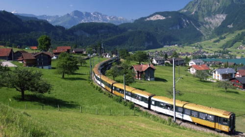 法国巴黎+瑞士少女峰+意大利罗马11日跟团游