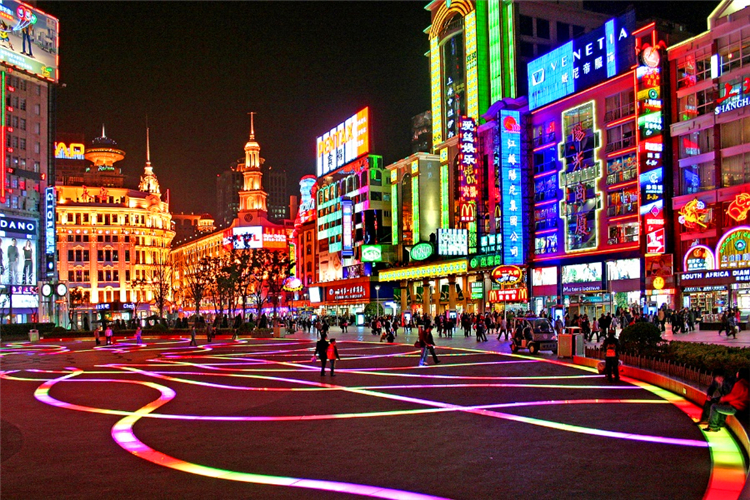 上海的总人口 有多少人有多少_上海夜景