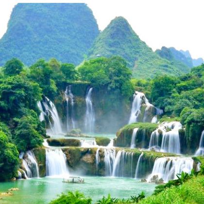 广西南宁+通灵峡谷+德天瀑布+巴马5日4晚跟团游