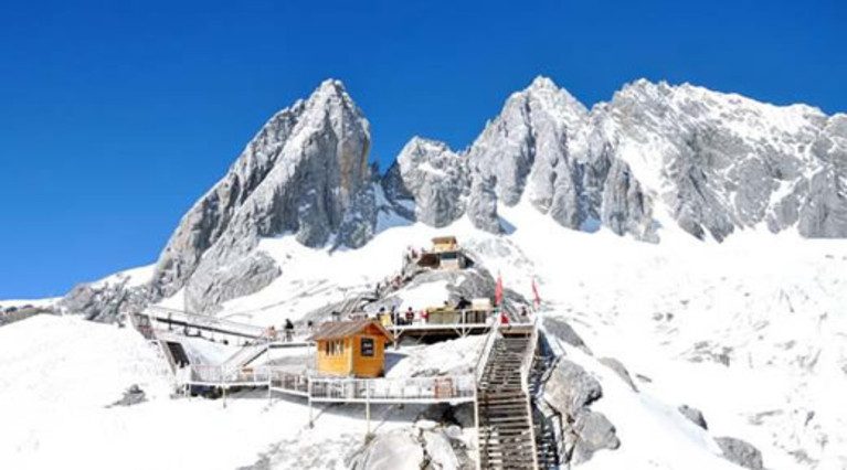 玉龙雪山简介及风景 300l0e00000074bpj5A69.jpg