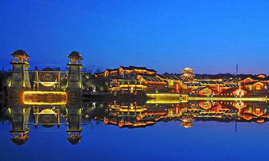 1晚跟团游(4钻)·门票全含,纯玩0购物,赏5a景点东方盐湖城日景及夜景