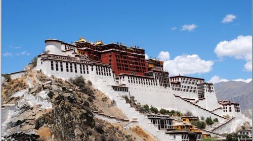 拉萨+林芝+大峡谷+日喀则+珠峰大本营10日9晚