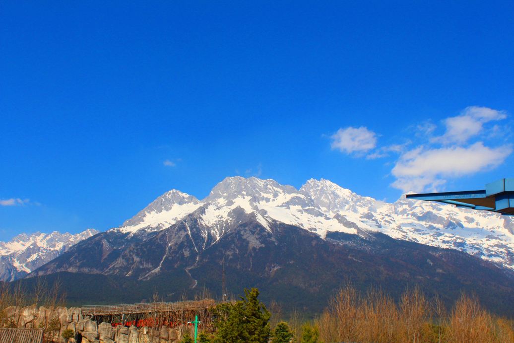 现在能去云南旅游吗 300m0f0000007kk52F4D0.jpg