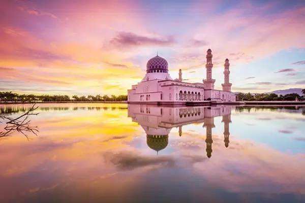 自由一点的旅游团 300m0i00000097x7y7A03.jpg