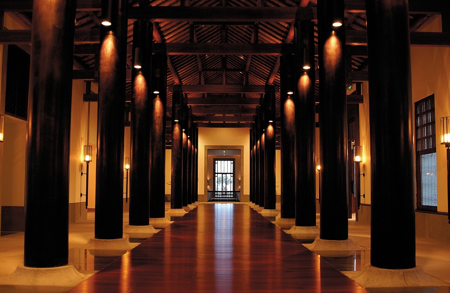 整体度假村由阿曼集团设计师jean-michel gathy建筑规划,地处