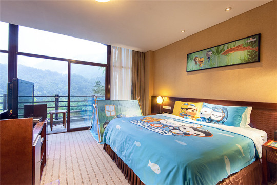 成都花水湾金陵温泉度假酒店『亲子主题房』1晚 双早 双人四季温泉谷