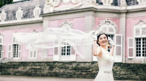 拍婚纱送旅游_婚纱情侣头像