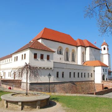 捷克布杰约维采+克鲁姆洛夫+泰尔奇+布尔诺+库特纳霍拉3日私家团