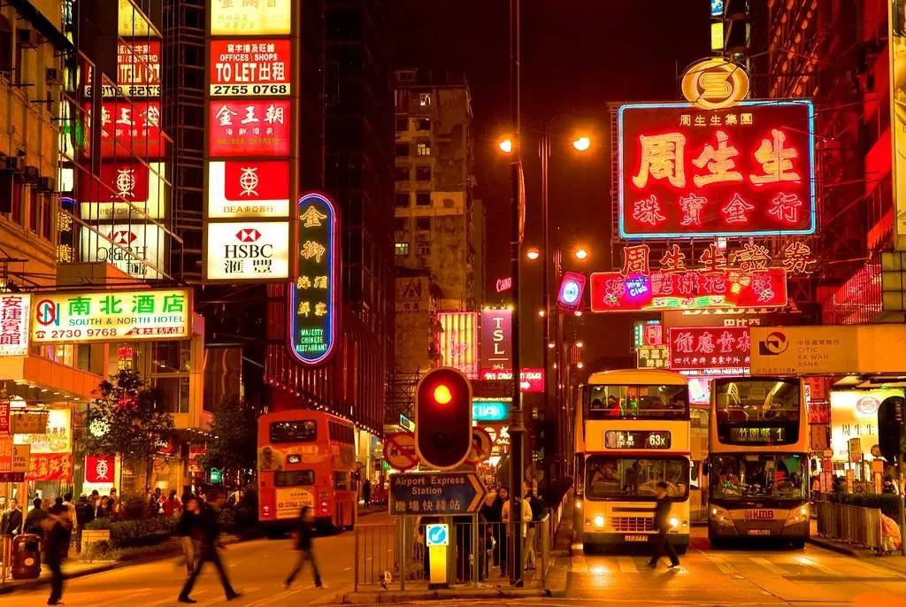 全新港澳之旅行程,非一般的享受    √   住宿:全程酒店均可