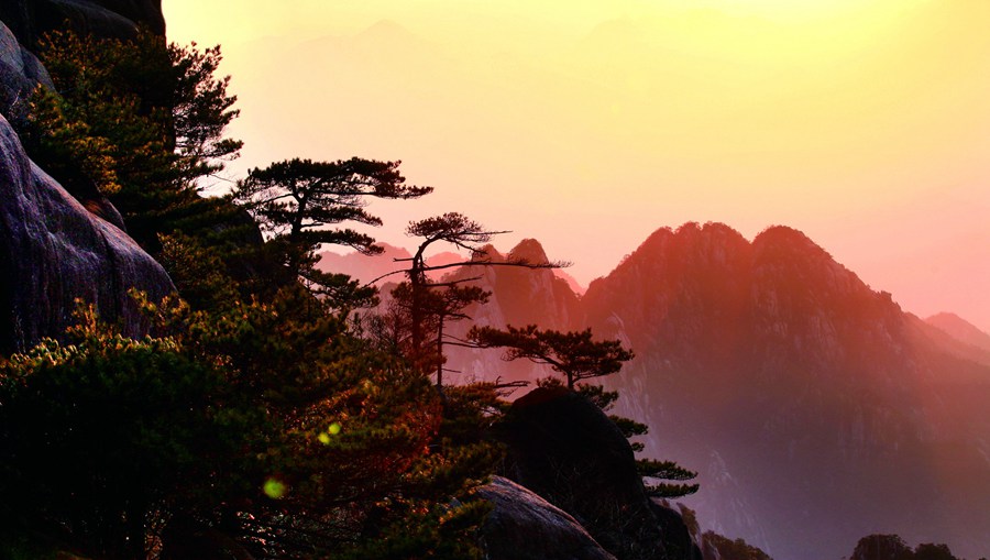 山上日出景点 300u0g0000007q87549BD.jpg