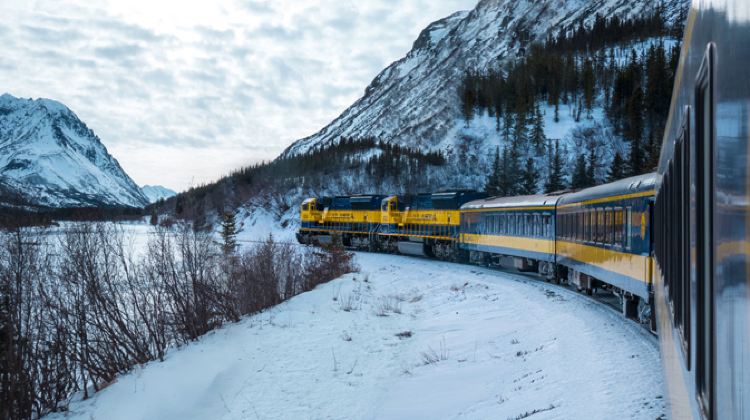 7-Day Alaska's Winter Wonderland Tour from Anchorage to Fairbanks · Aurora Viewing, Matanuska Glacier and Aurora Winter Train