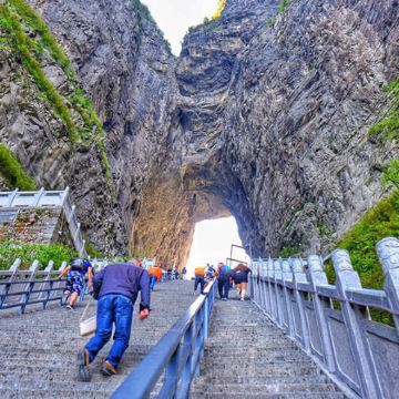 张家界+天门山+凤凰古城+芙蓉镇6日5晚私家团