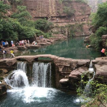 河南郑州+万仙山景区+郭亮挂壁公路4日3晚跟团游