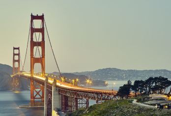 美国旧金山九曲花街+金门大桥+旧金山艺术宫+双子峰一日游【乘车下坡体验九曲花街，徒步渔人码头欣赏海岸美景特色小店和39号海豹港；】
