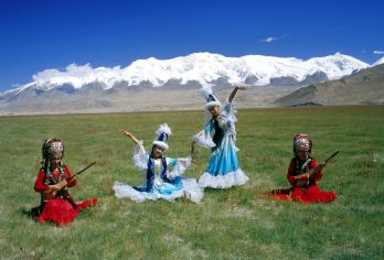 喀什帕米尔高原+喀拉库勒湖景区+白沙山-白沙湖景区一日游【无忧预订：出发日前1日无损退改】