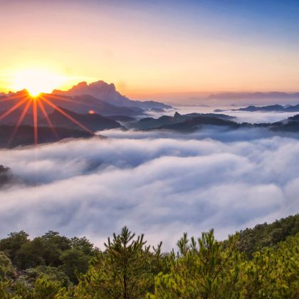 玉林+大容山国家森林公园+大容山·雪乐源滑雪馆+容州古城+真武阁+都峤山风景区+勾漏洞+陶瓷小镇+农民艺术楼5日4晚私家团