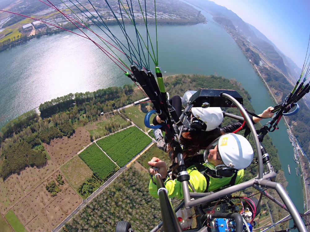 桐洲岛动力滑翔伞