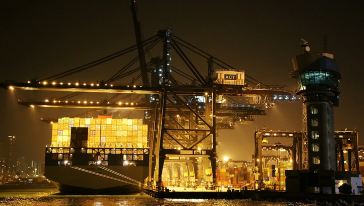 【携程攻略】香港维多利亚港豪华游艇夜游(包