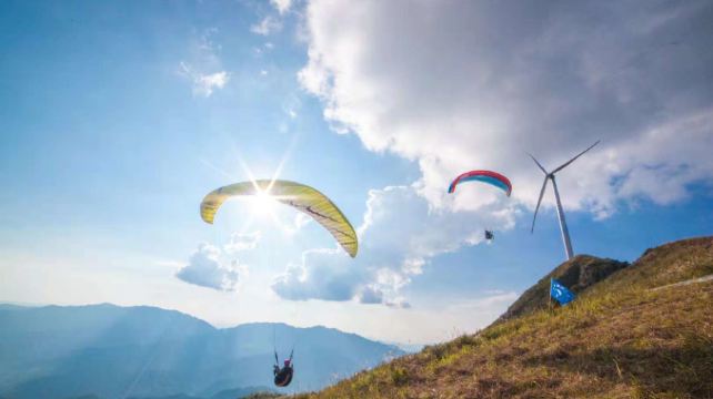 赣州盘古山滑翔伞飞行基地