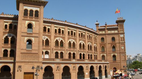 西班牙罗卡购物村包车一日游【精品购物 名品