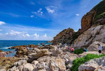 【徒步路线热销】东西冲海岸线穿越+天文台栈道徒步一日游【专业户外领队+往返车接送+赠送保xian+周末及节假日发团，1人可报名参加，公司包团可天天出发】