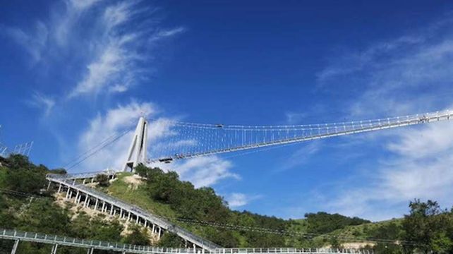 新疆伊犁中华福寿山景区一日游网红玻璃桥打卡悬崖秋千喊泉玻璃水滑