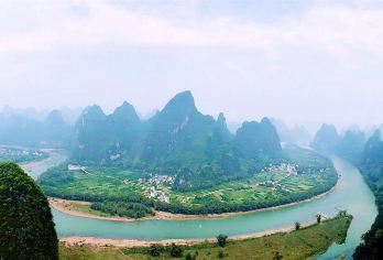 阳朔相公山景区一日游【日出/观景专线可选】【登顶俯瞰“漓江第一湾”感受“桂林山水甲天下”，慕名前来的摄影爱好者无数。】