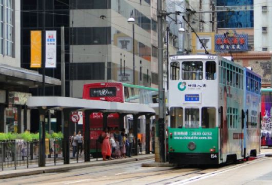 【香港一日游·臻享纯玩团】坚尼地城打卡+敞篷巴士游港岛+两餐【[服务标准再升级]20人内精品小团，避开拥挤的人群。】