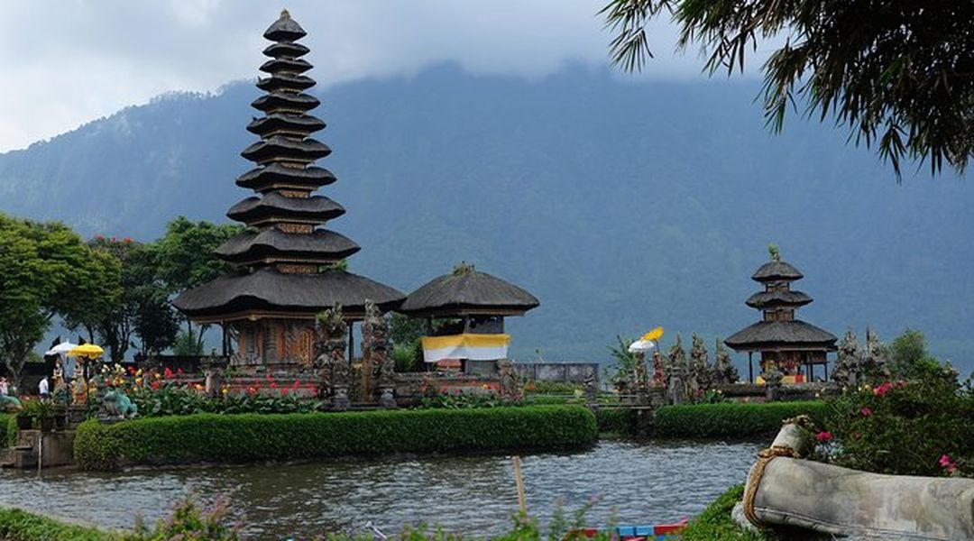 Full Day Private Tour Ulun Danu Bratan Temple With Tanah Lot