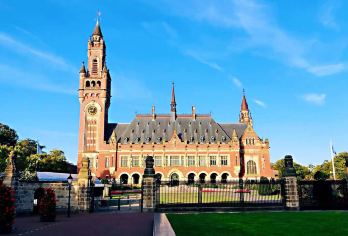 荷兰鹿特丹+代尔夫特+海牙一日游【含酒店接送、精品小团】【专业司兼导带您深入荷兰政府所在地、蓝瓷小镇、及欧洲第一港口城市】