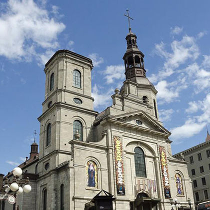 加拿大+蒙特利尔+魁北克城+魁北克圣母大教堂+小香普兰街一日游