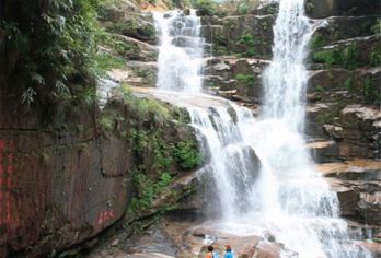 武夷山月亮湾+青龙大瀑布半日游【包车半日游/各种车型可选】【[独立成团]一单一团不拼团.一团一车不拼车.行程可调】