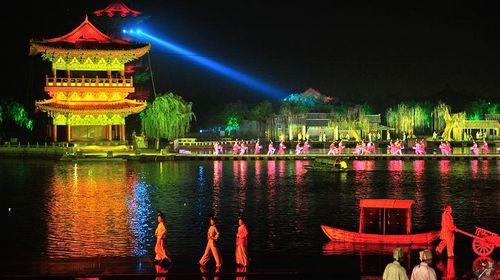 开封府 清明上河园 大宋东京梦华 演出 汴梁小宋城楼中楼 少林寺二日游 清明上河园开封府东京梦华小宋城少林寺 过堂素斋武术表演三环内免费接 纯玩 0购物 线路推荐 携程玩乐 开封府 清明上河园 大宋东京梦华 演出 汴梁小宋城楼中楼 少林寺二日游 清明上河园开封府东京梦华小宋城少林寺 过堂素斋武术表演三环内免费接 纯玩 0购物 线路推荐 携程玩乐