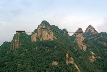 南阳五朵山一日游【是环山玻璃栈道不是玻璃桥呀，还可以坐索道】【河南首环山式玻璃栈道，在河南也是仅此一个】