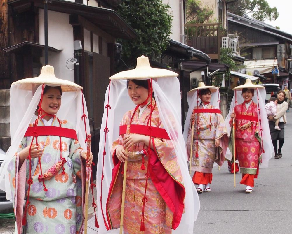 Miyajima Momijinoga 贵族女性外出「壶装束」