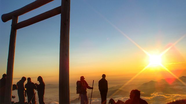 富士山五合目 富士山本宫浅间大社 红富士之汤二日游 富士山登顶初学者可玩 夏季限定登山 东京巴士往返 线路推荐 携程玩乐
