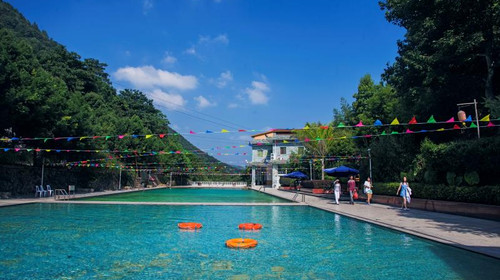 地址:福建省福州市闽清县雄江镇汤下村  p>黄楮林温泉景区具有完整的