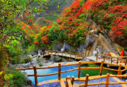 月亮洞景点图片